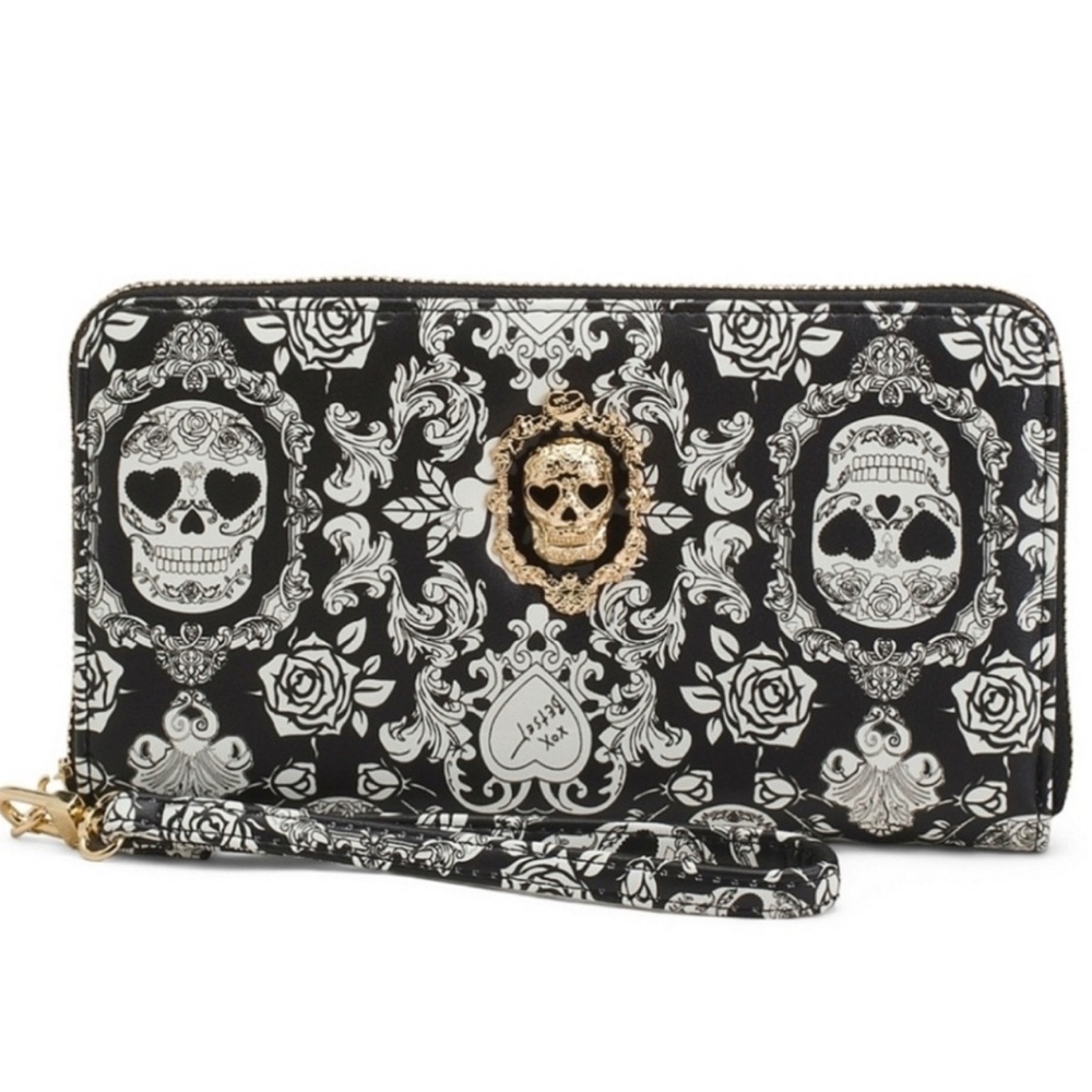 Betsey Johnson Zip Around Wristlet Wallet SKULLS~ Black & White~Gold